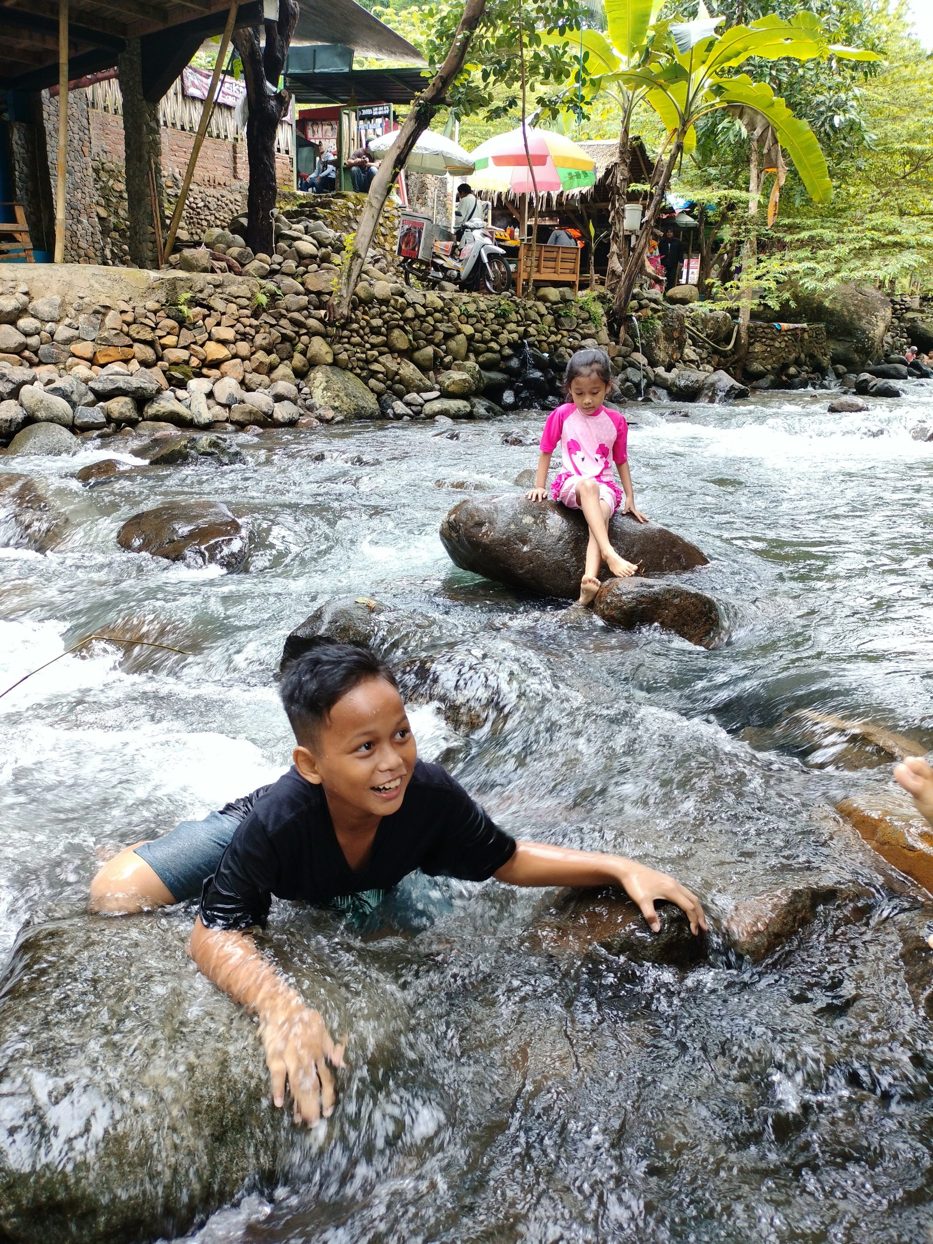 Wisata Alam Sungai Cireong